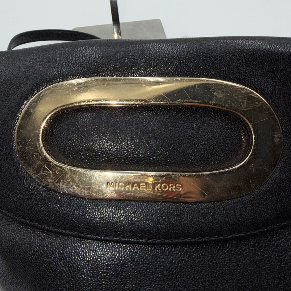 Michael Kors Black Leather Chain Shoulder Handbag Gold Oval Accent - Picture 4 of 8